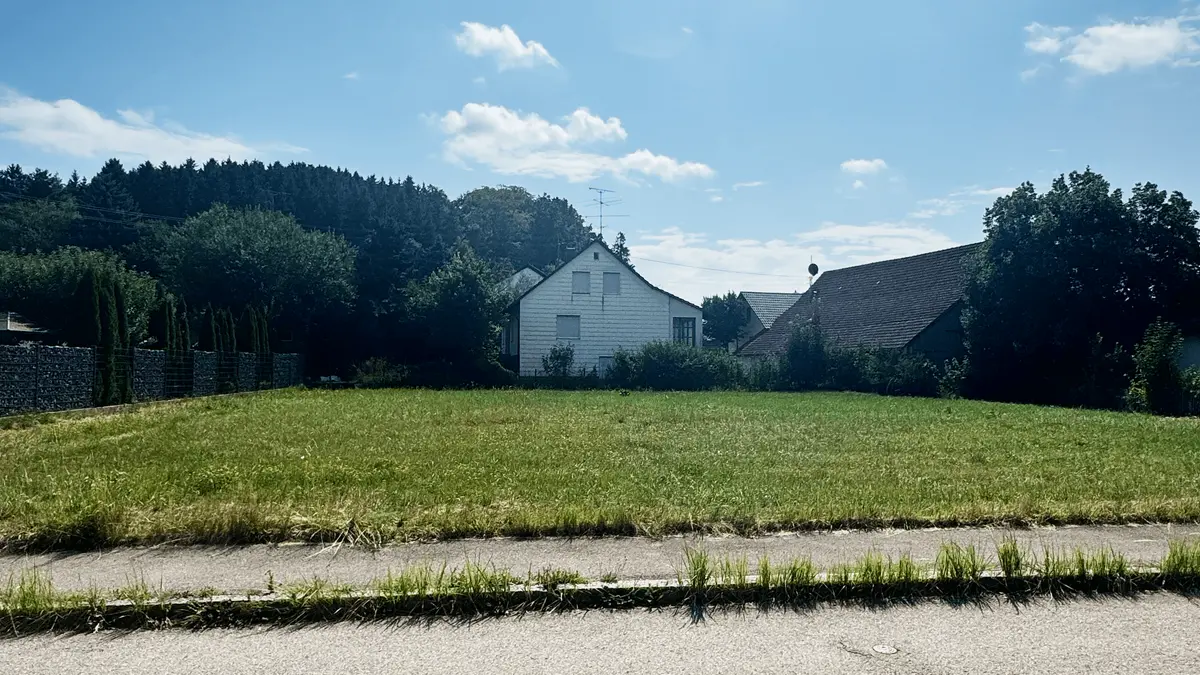 Erschlossenes Baugrundstück in guter Lage in Mickhausen